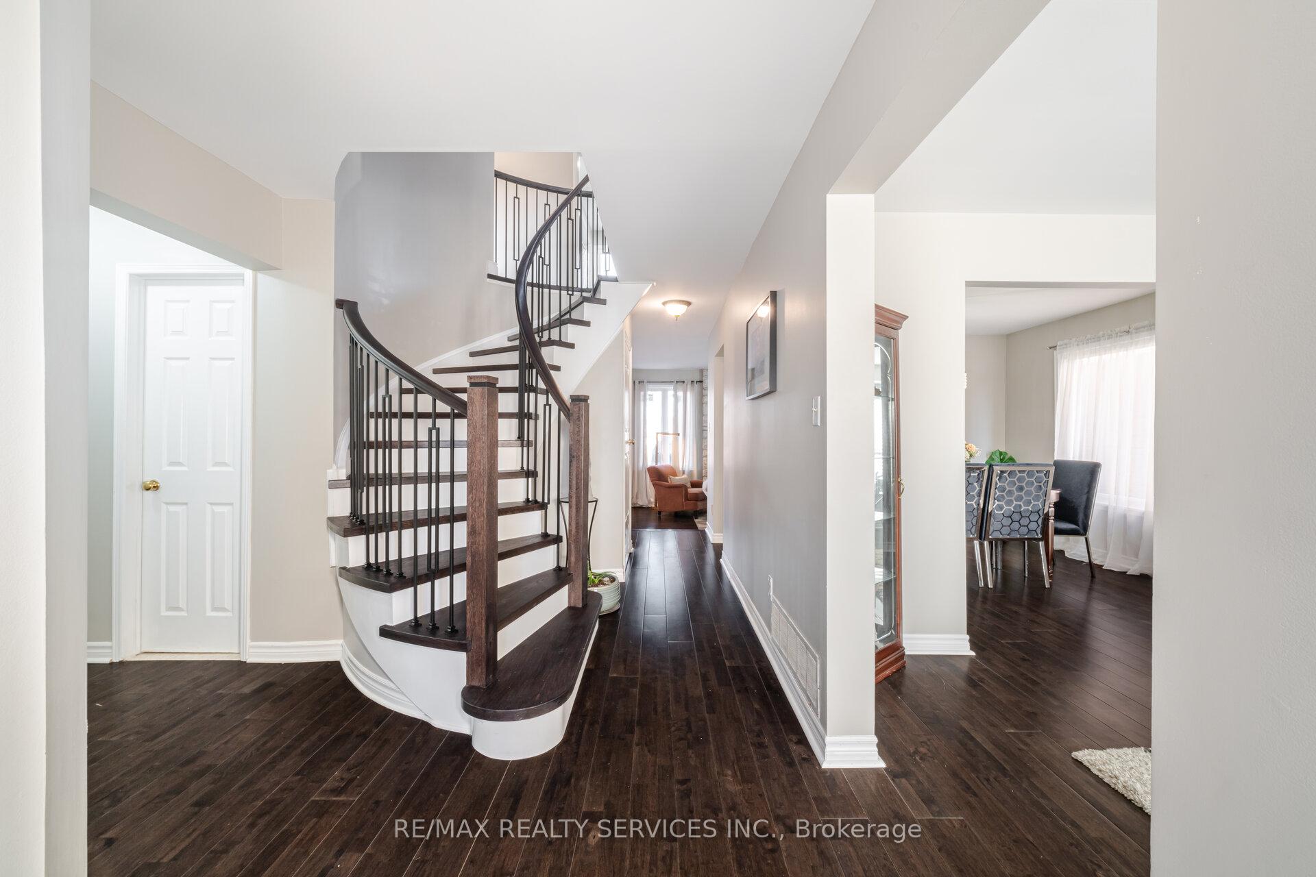 Photo 7 of 68 Newgreen Crescent, Brampton, Westgate — HOMEH