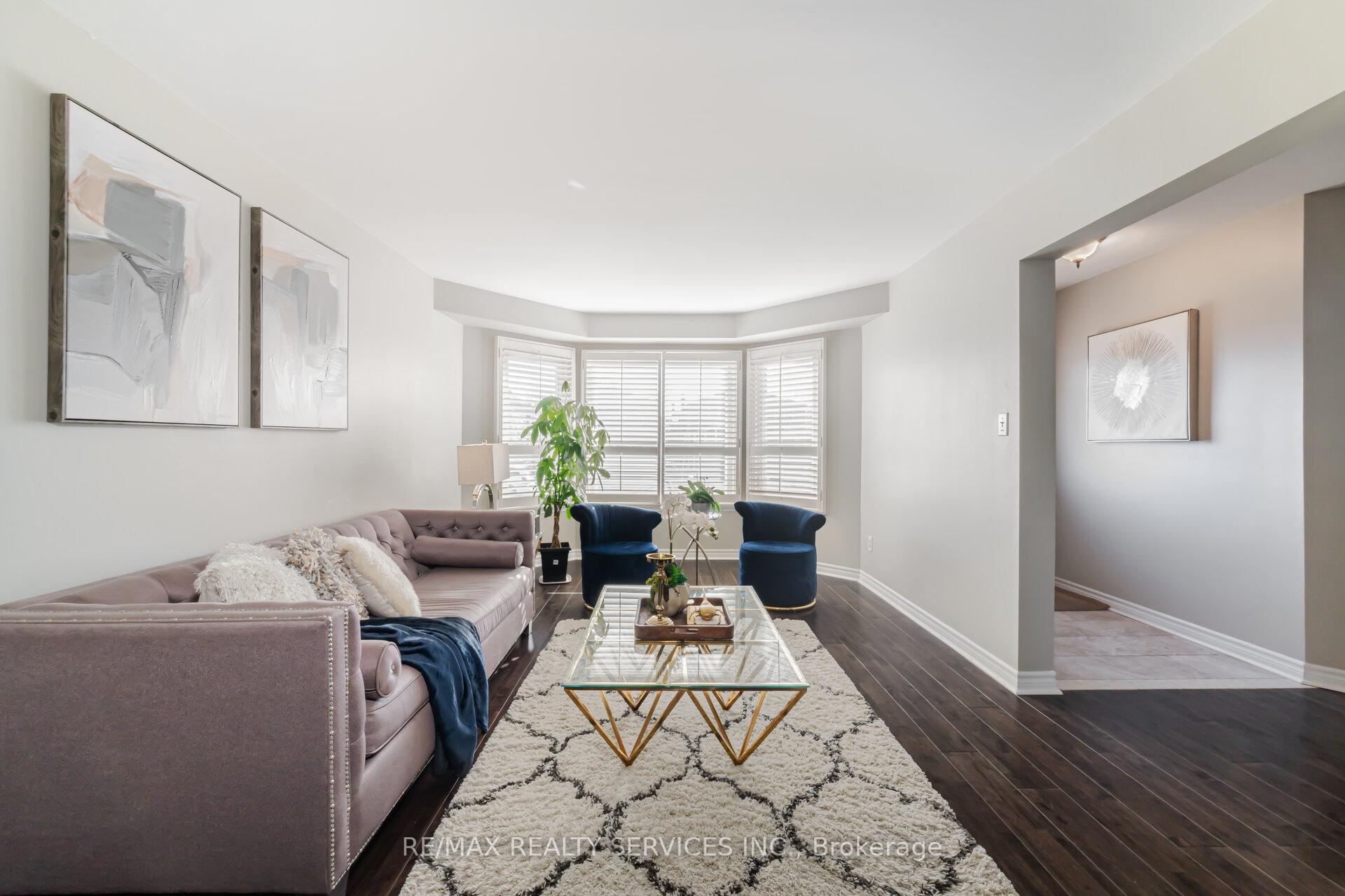 Photo 4 of 68 Newgreen Crescent, Brampton, Westgate — HOMEH