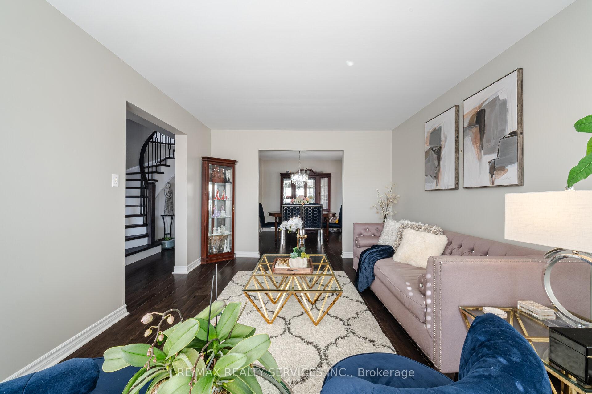 Photo 9 of 68 Newgreen Crescent, Brampton, Westgate — HOMEH