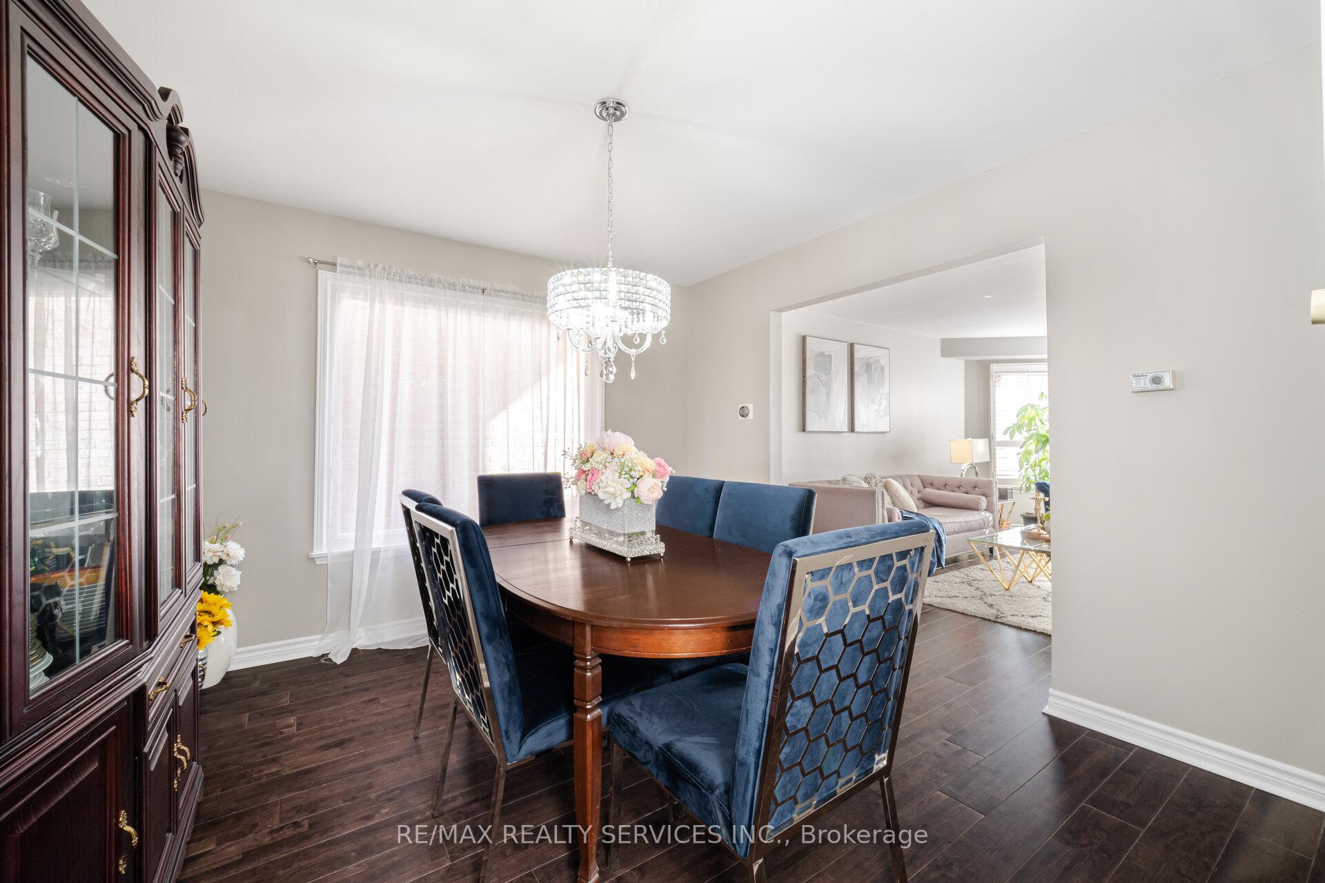 Photo 5 of 68 Newgreen Crescent, Brampton, Westgate — HOMEH