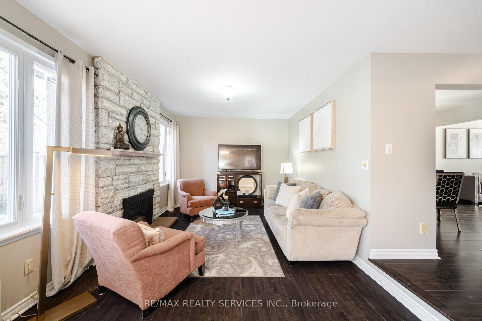 Photo 8 of 68 Newgreen Crescent, Brampton, Westgate — HOMEH