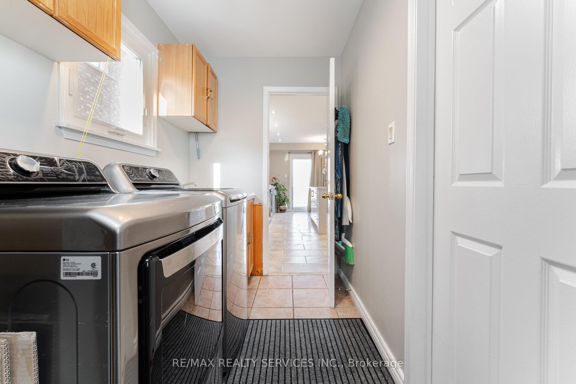 Photo 22 of 68 Newgreen Crescent, Brampton, Westgate — HOMEH