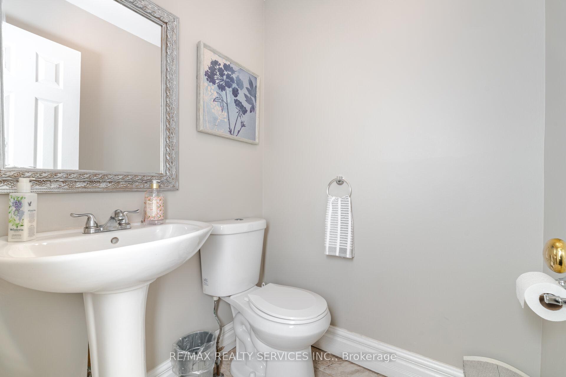 Photo 18 of 68 Newgreen Crescent, Brampton, Westgate — HOMEH