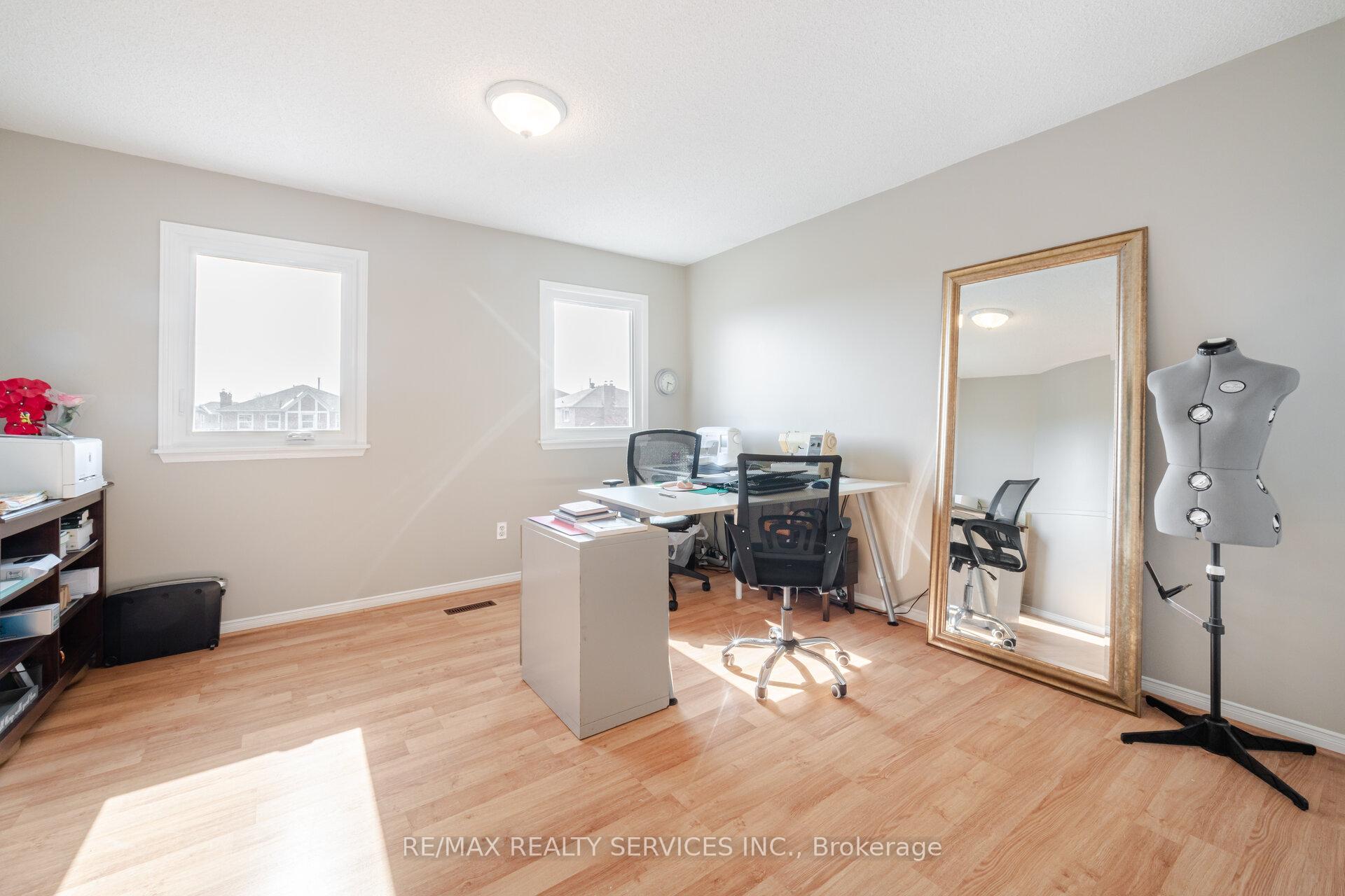 Photo 31 of 68 Newgreen Crescent, Brampton, Westgate — HOMEH
