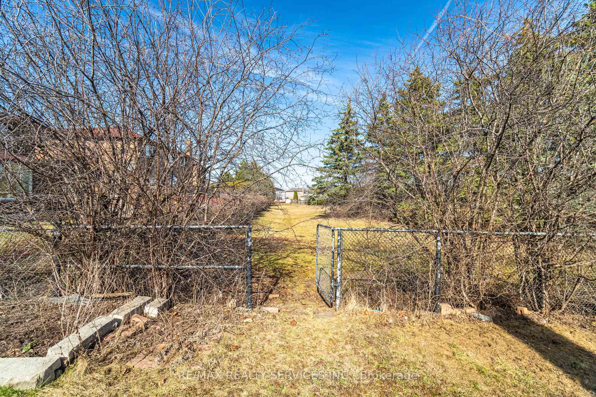 Photo 40 of 68 Newgreen Crescent, Brampton, Westgate — HOMEH