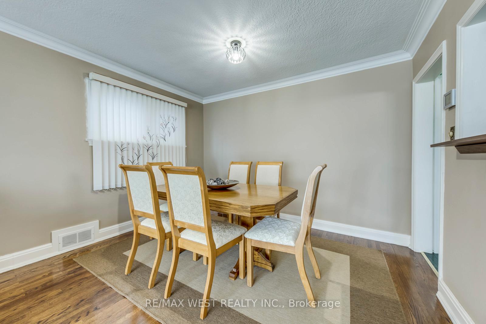 Photo 12 of 66 Prince Charles Drive, Toronto, Englemount-Lawrence — HOMEH