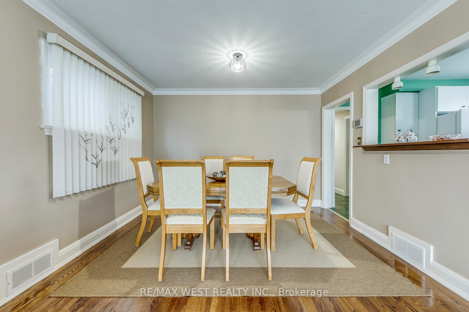 Photo 11 of 66 Prince Charles Drive, Toronto, Englemount-Lawrence — HOMEH