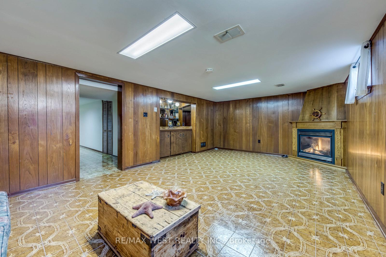 Photo 32 of 66 Prince Charles Drive, Toronto, Englemount-Lawrence — HOMEH