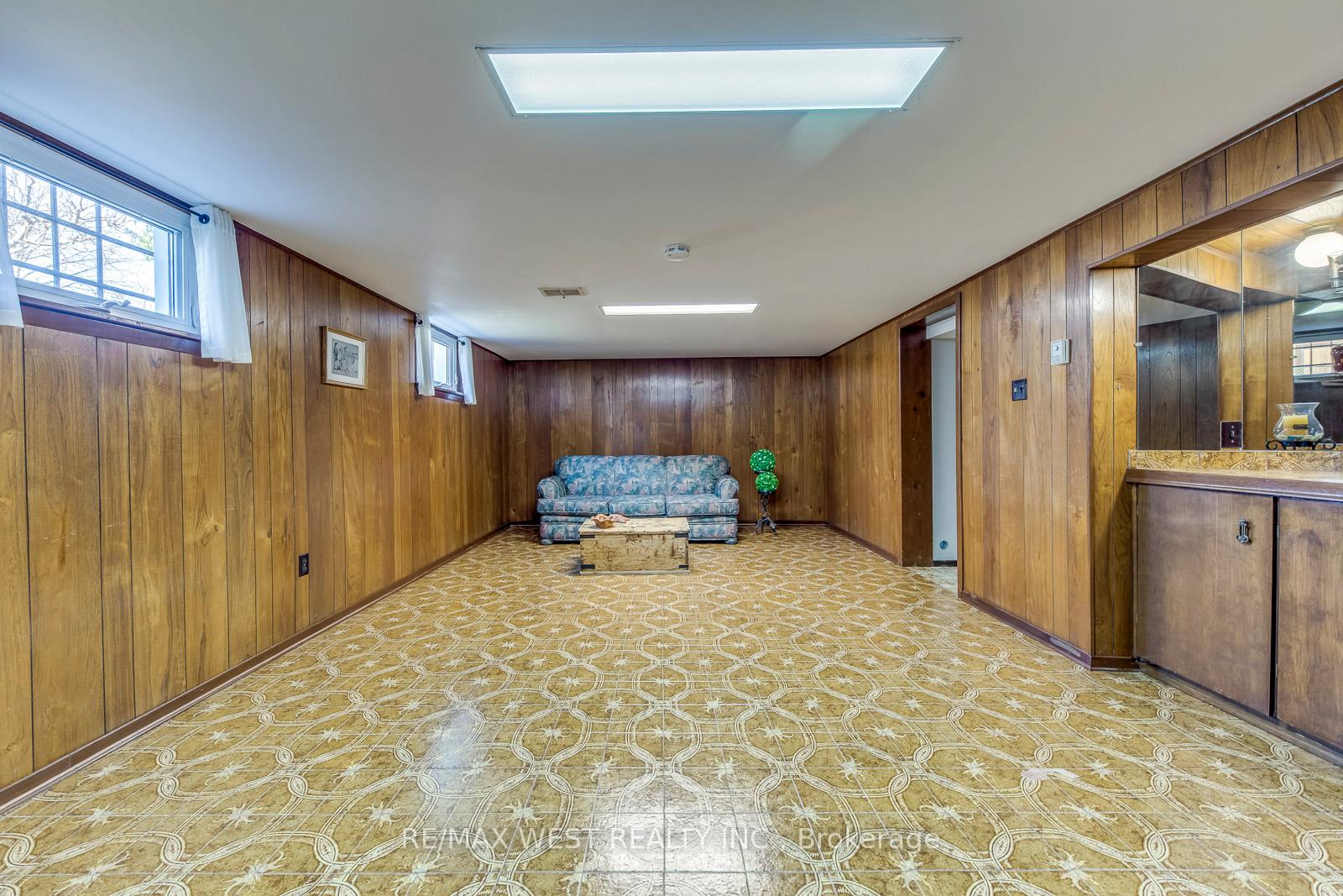 Photo 25 of 66 Prince Charles Drive, Toronto, Englemount-Lawrence — HOMEH