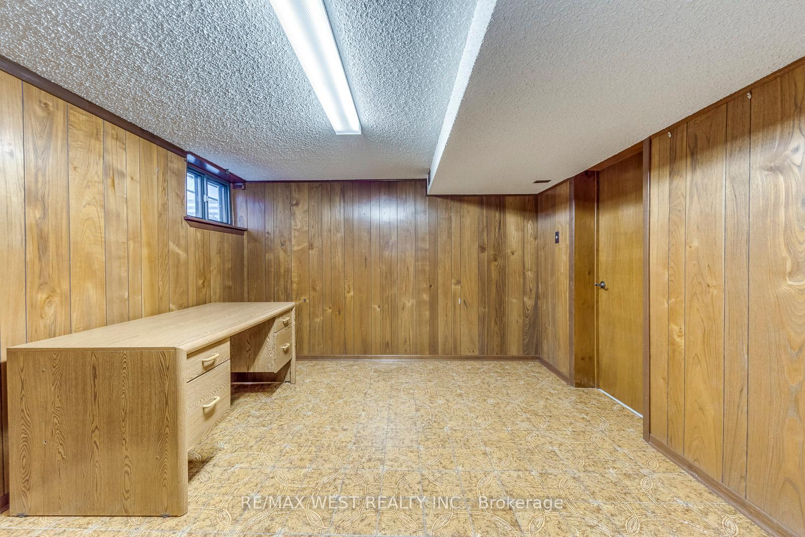 Photo 27 of 66 Prince Charles Drive, Toronto, Englemount-Lawrence — HOMEH