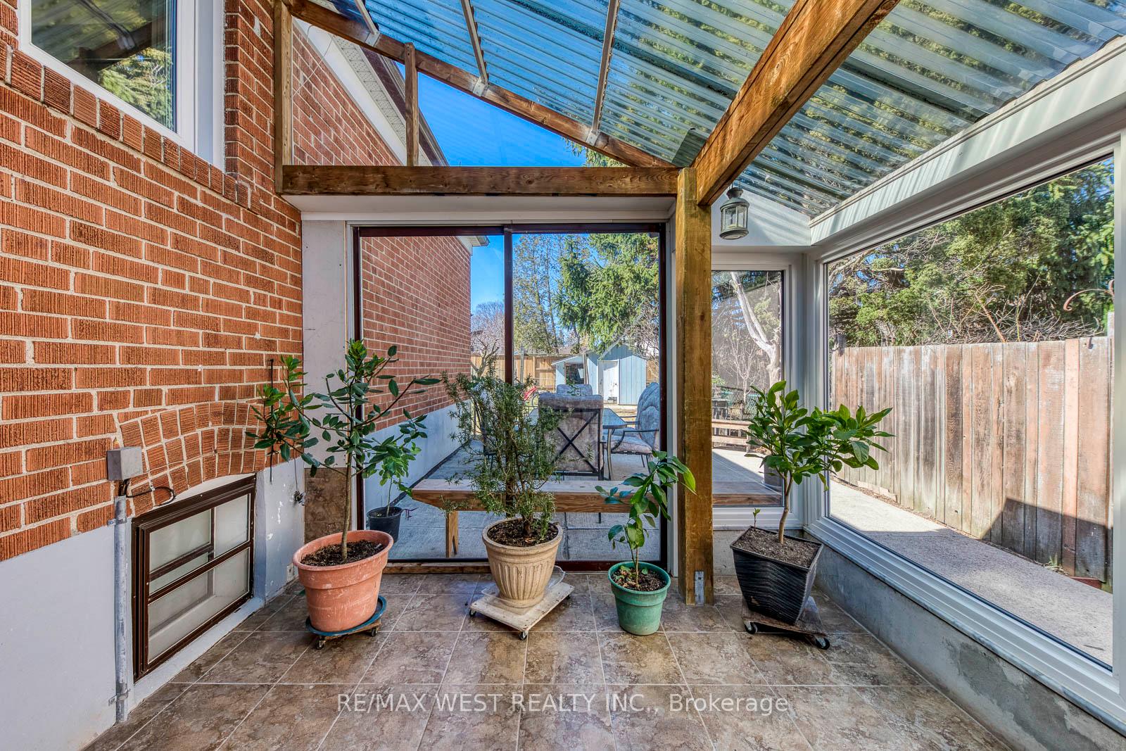 Photo 34 of 66 Prince Charles Drive, Toronto, Englemount-Lawrence — HOMEH