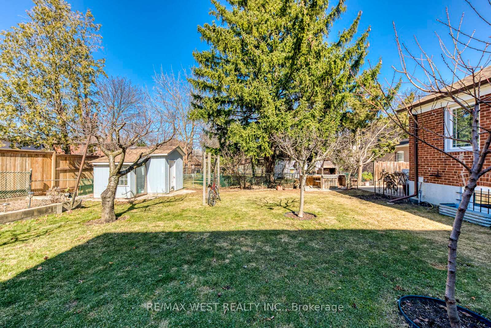 Photo 36 of 66 Prince Charles Drive, Toronto, Englemount-Lawrence — HOMEH