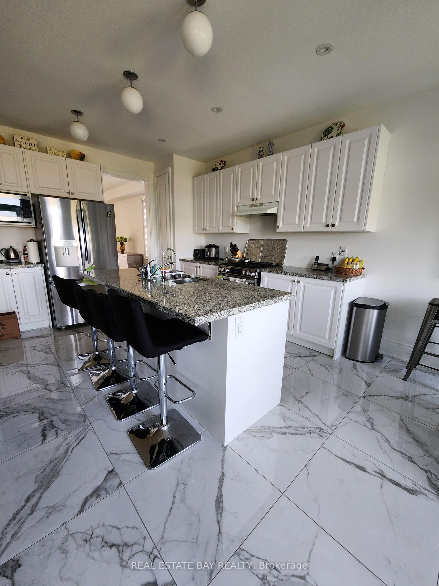 Photo 5 of 55 Armilia Place, Whitby, Williamsburg — HOMEH