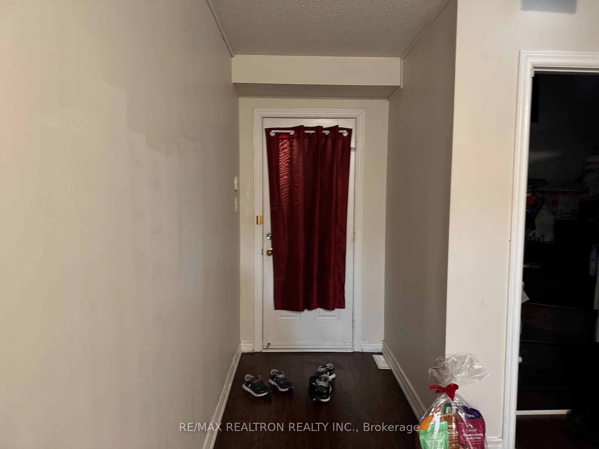 Photo 2 of 189 Carrier Crescent, Vaughan, Patterson — HOMEH