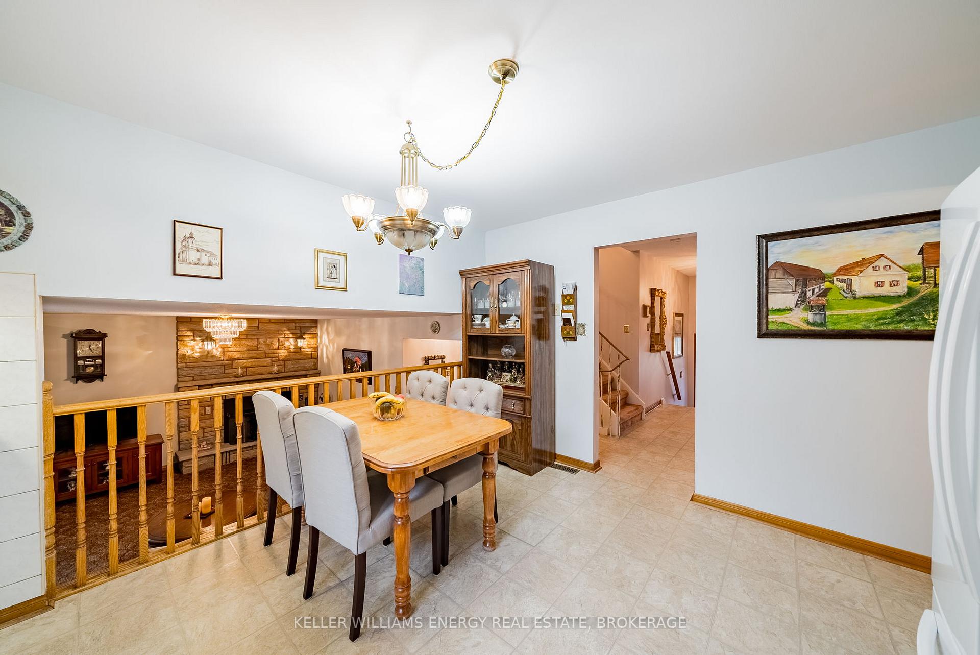 Photo 7 of 566 Antigua Crescent, Oshawa, Northglen — HOMEH