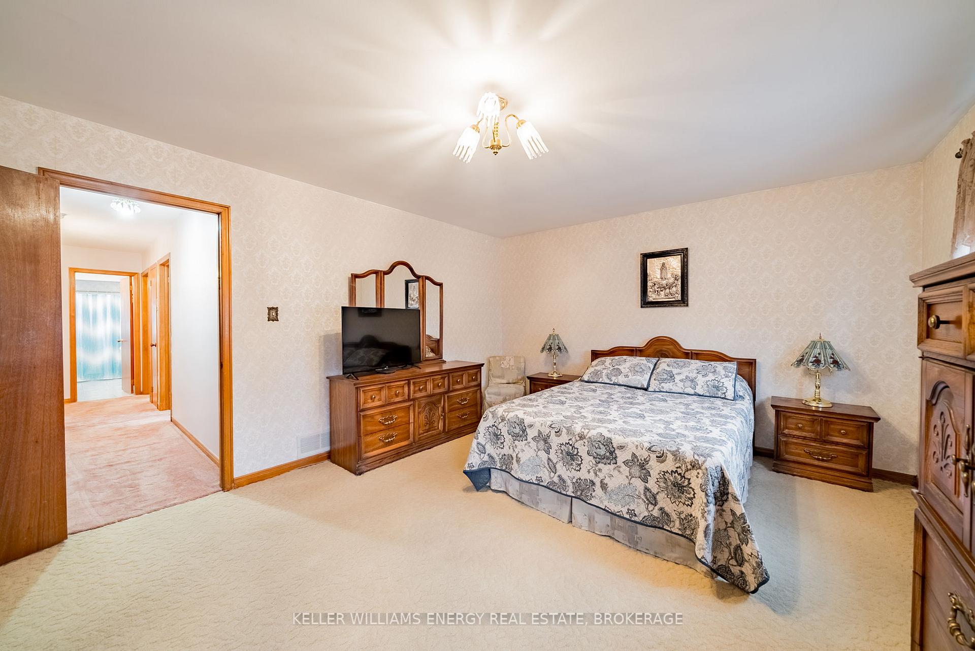 Photo 14 of 566 Antigua Crescent, Oshawa, Northglen — HOMEH