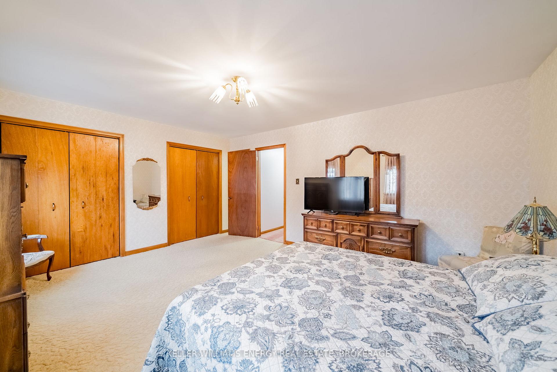 Photo 9 of 566 Antigua Crescent, Oshawa, Northglen — HOMEH