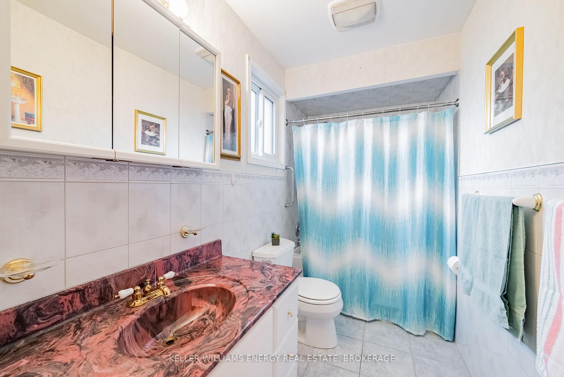 Photo 21 of 566 Antigua Crescent, Oshawa, Northglen — HOMEH