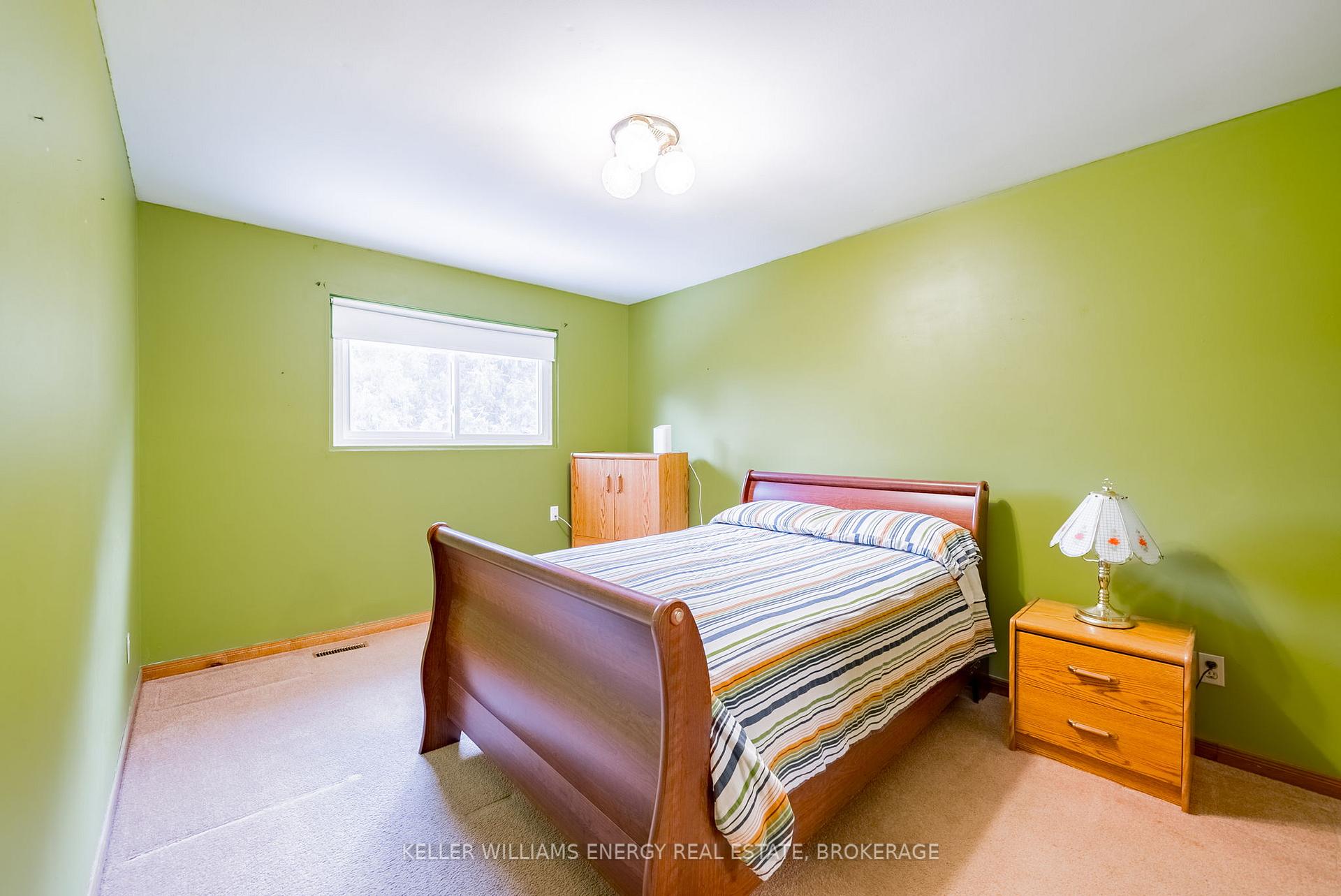 Photo 24 of 566 Antigua Crescent, Oshawa, Northglen — HOMEH