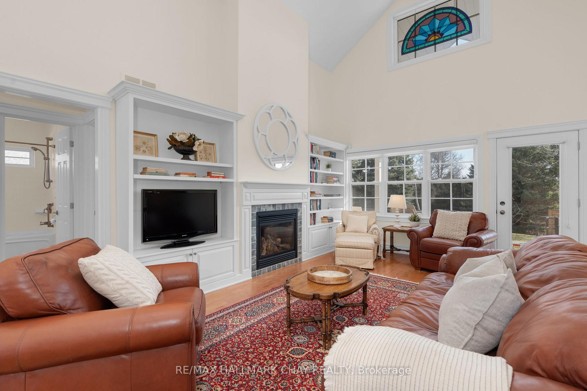 Photo 8 of 105 Mary Street, Clearview, Creemore — HOMEH