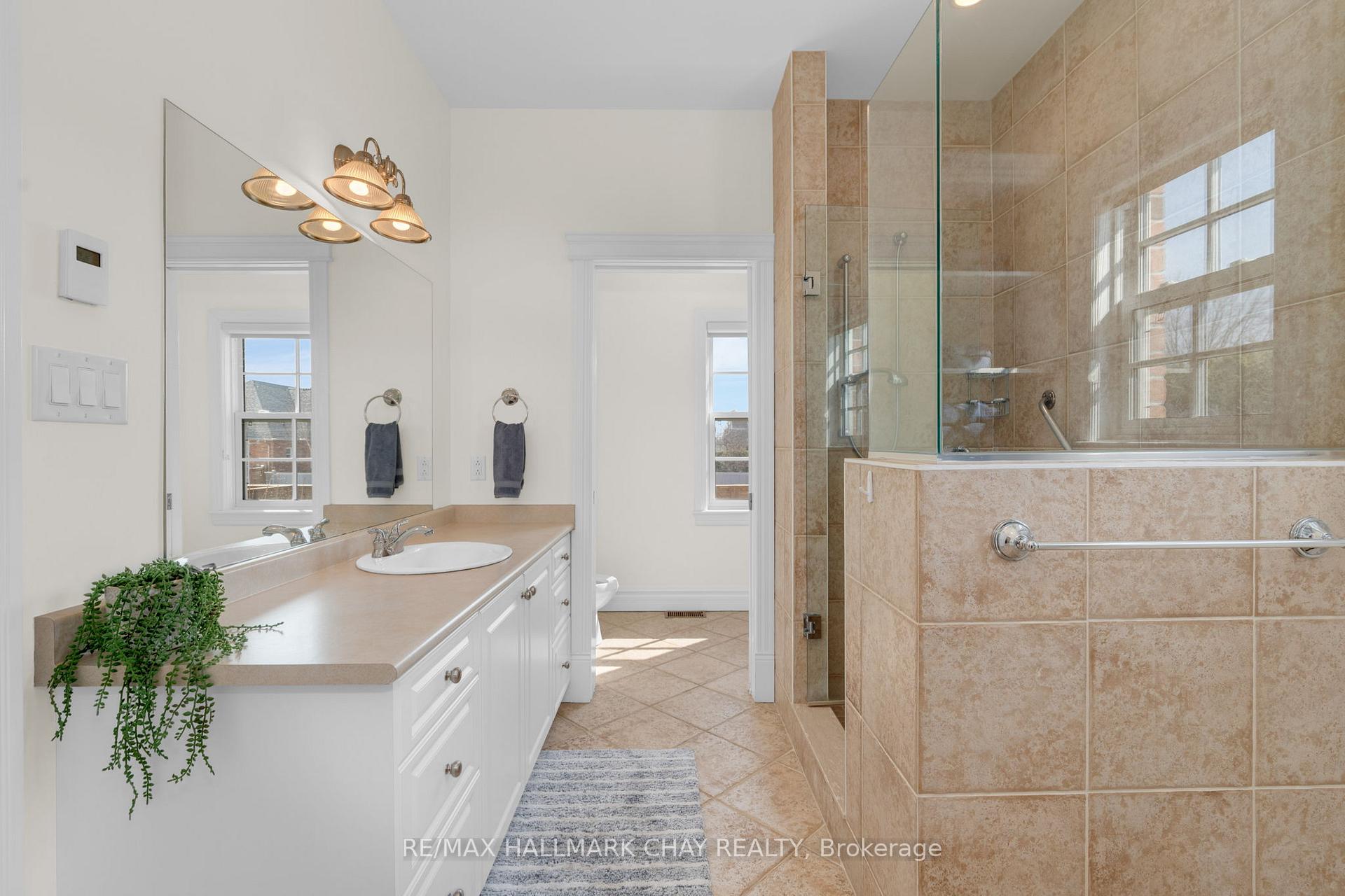 Photo 24 of 105 Mary Street, Clearview, Creemore — HOMEH