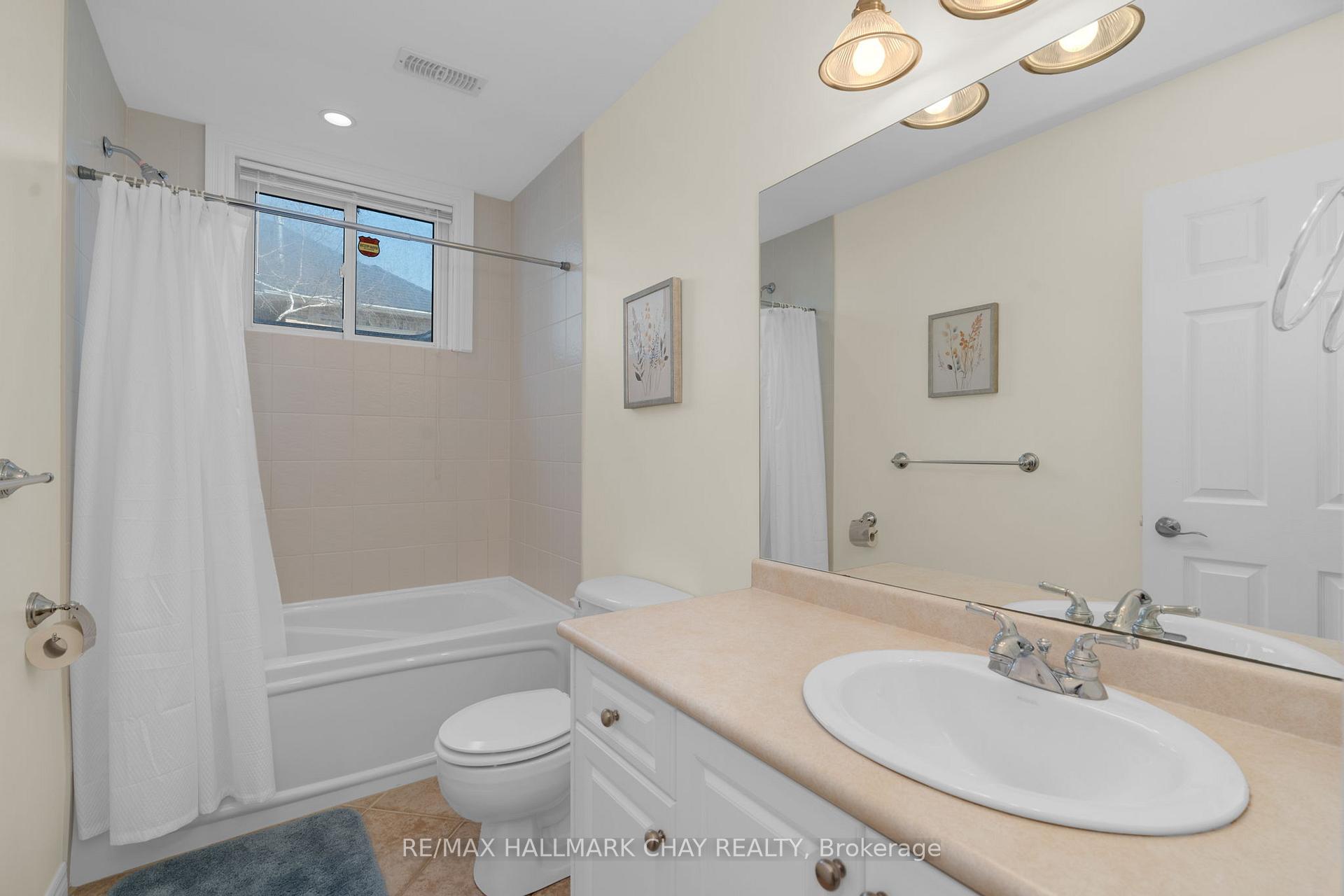 Photo 35 of 105 Mary Street, Clearview, Creemore — HOMEH