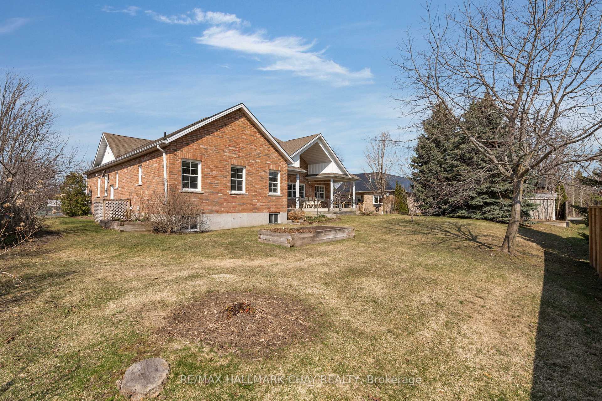 Photo 39 of 105 Mary Street, Clearview, Creemore — HOMEH