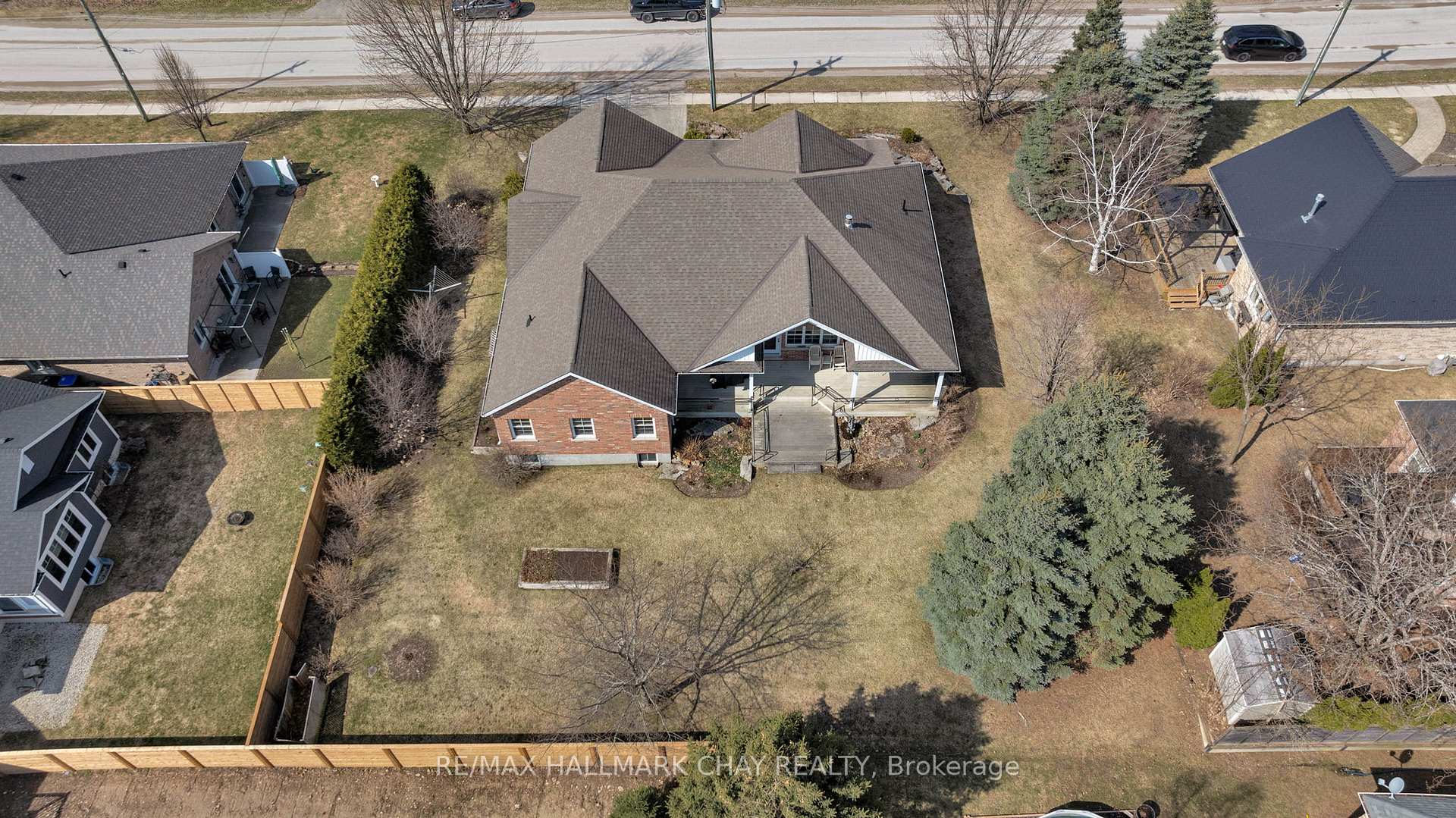 Photo 47 of 105 Mary Street, Clearview, Creemore — HOMEH