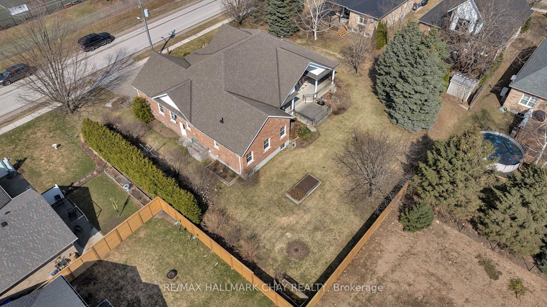 Photo 41 of 105 Mary Street, Clearview, Creemore — HOMEH