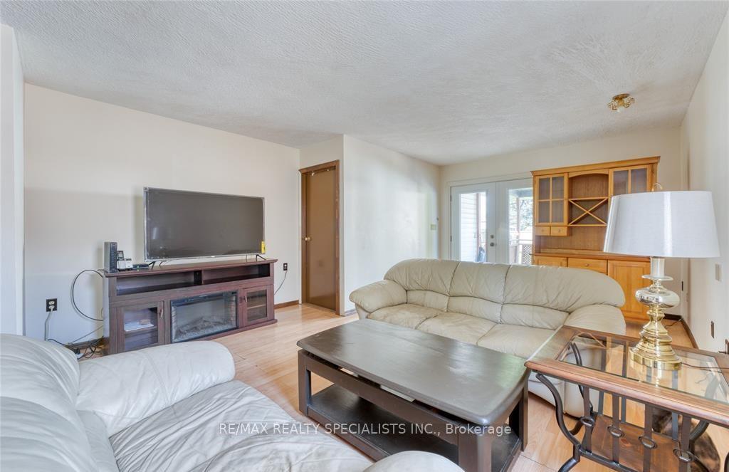 Photo 4 of 610 Vanier Street E, Windsor — HOMEH