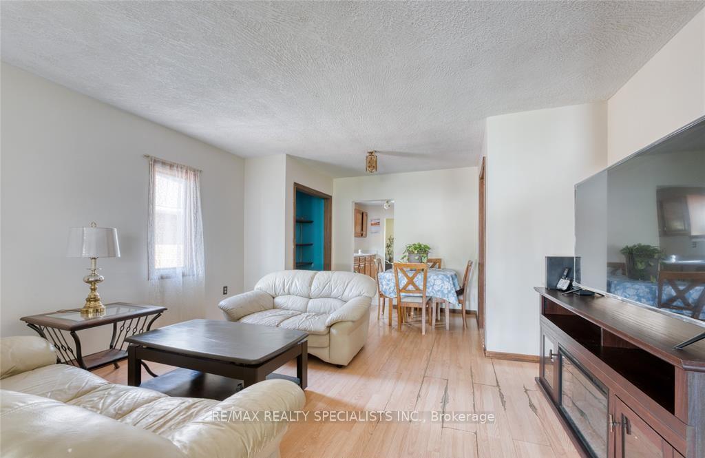 Photo 6 of 610 Vanier Street E, Windsor — HOMEH