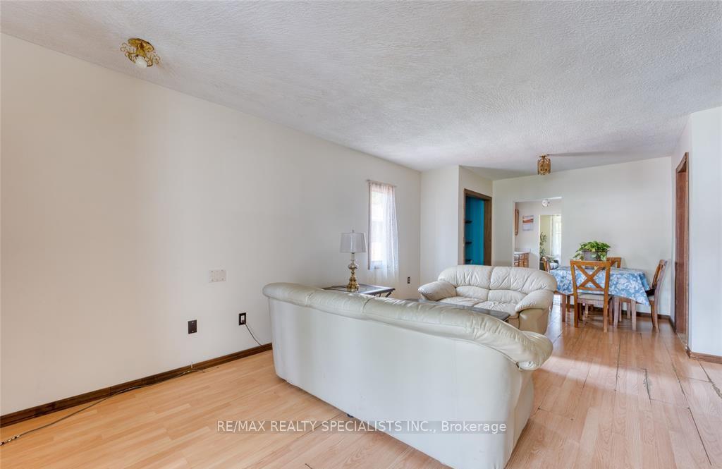 Photo 7 of 610 Vanier Street E, Windsor — HOMEH