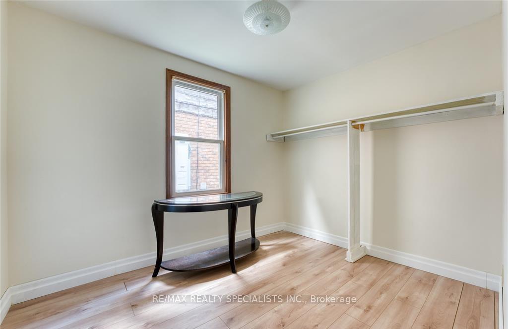Photo 11 of 610 Vanier Street E, Windsor — HOMEH