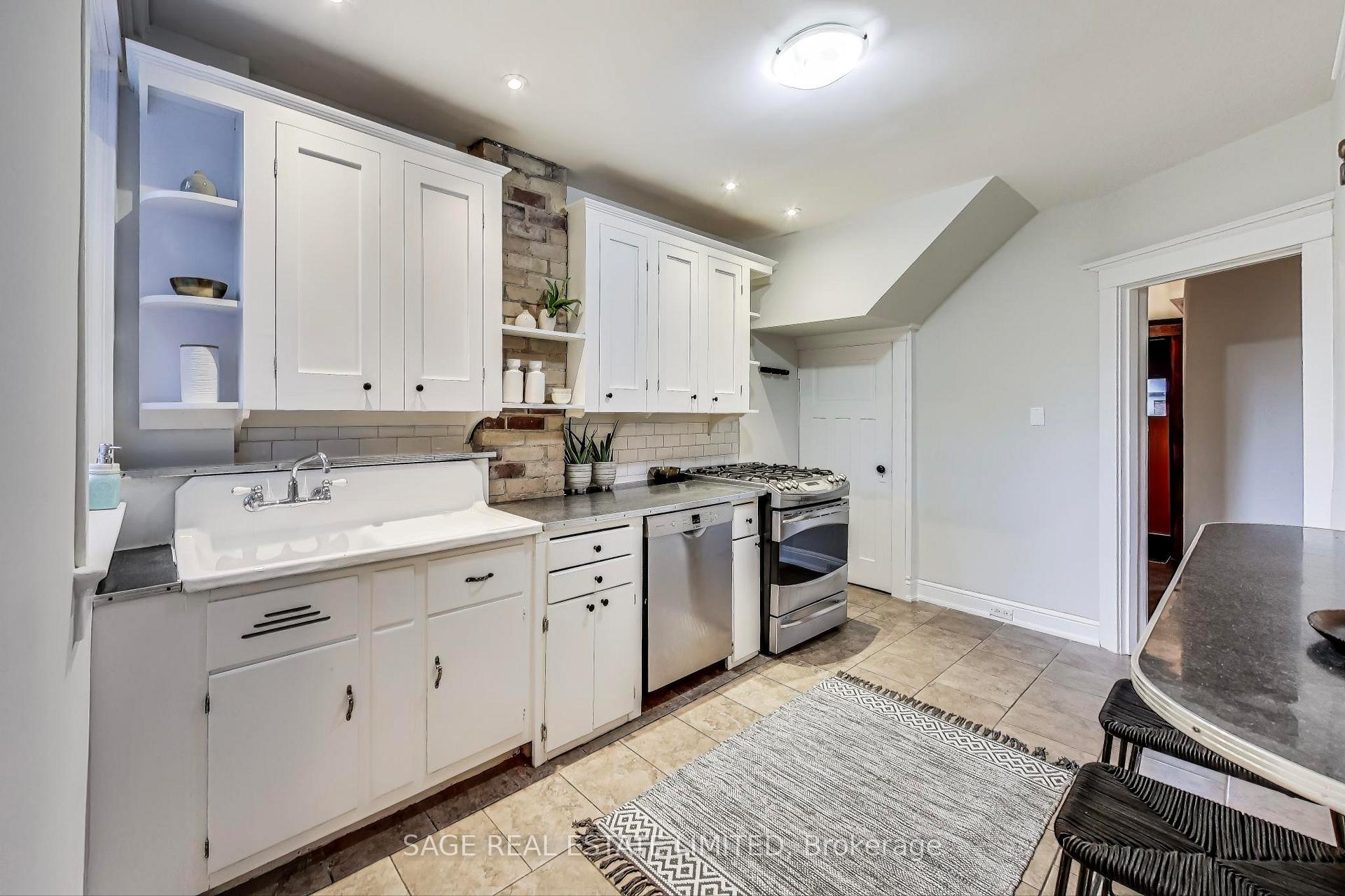 Photo 20 of 33 Hampton Avenue, Toronto, North Riverdale — HOMEH
