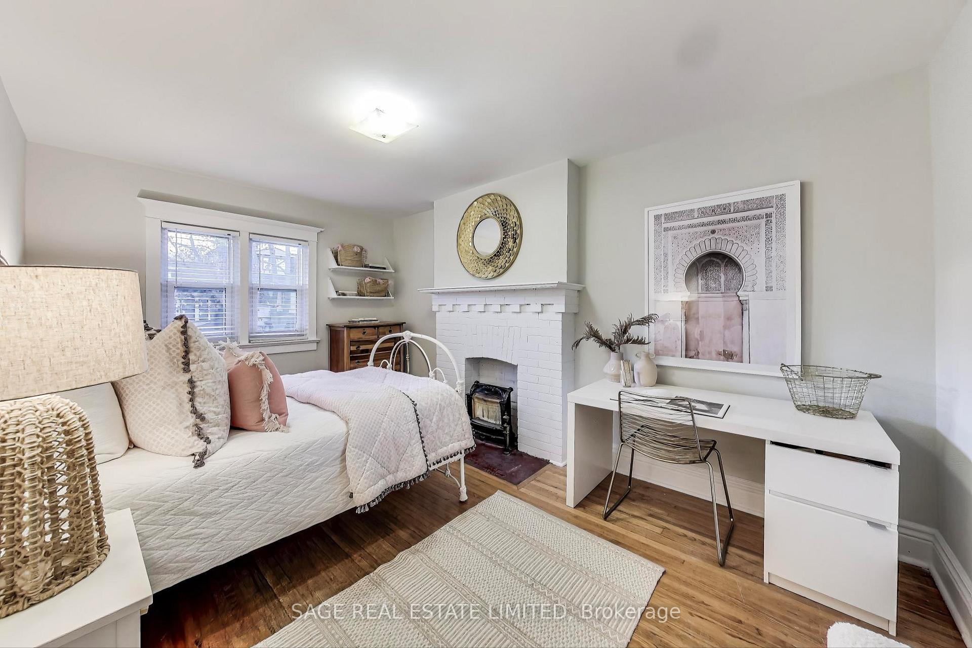 Photo 23 of 33 Hampton Avenue, Toronto, North Riverdale — HOMEH