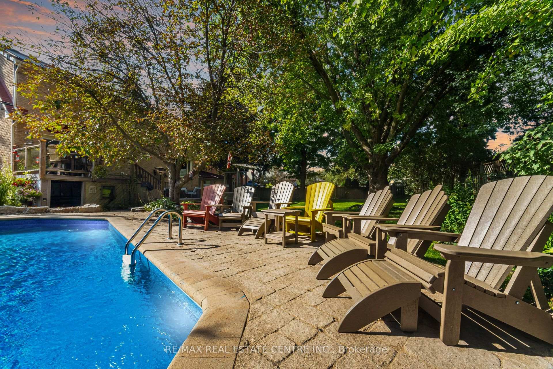 Photo 4 of 10 Bluebird Court, Brampton, Snelgrove — HOMEH