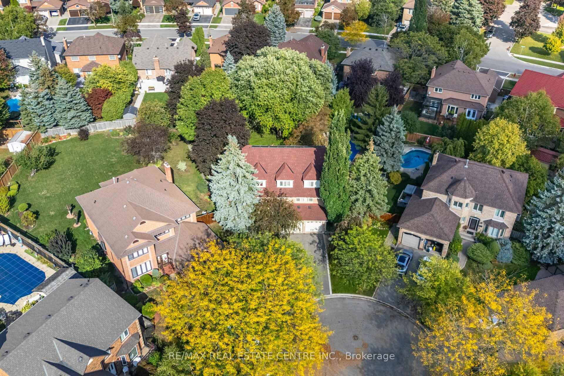 Photo 5 of 10 Bluebird Court, Brampton, Snelgrove — HOMEH