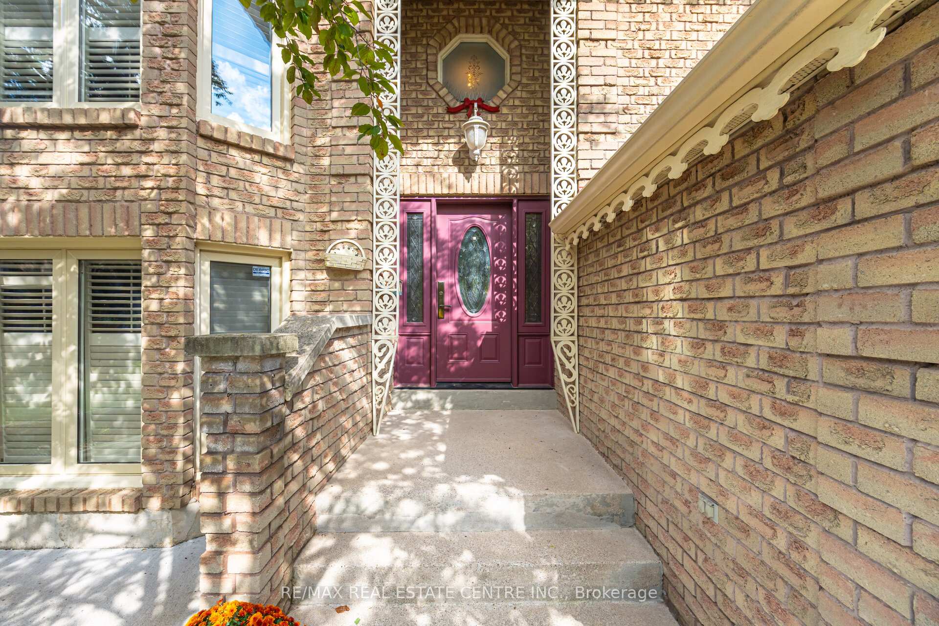 Photo 9 of 10 Bluebird Court, Brampton, Snelgrove — HOMEH