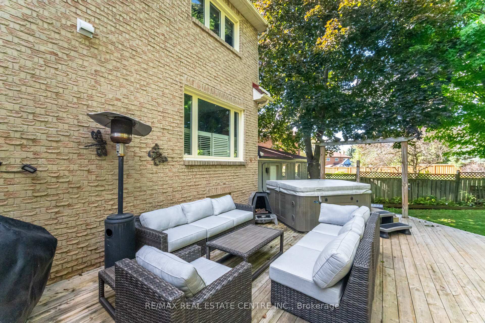 Photo 13 of 10 Bluebird Court, Brampton, Snelgrove — HOMEH