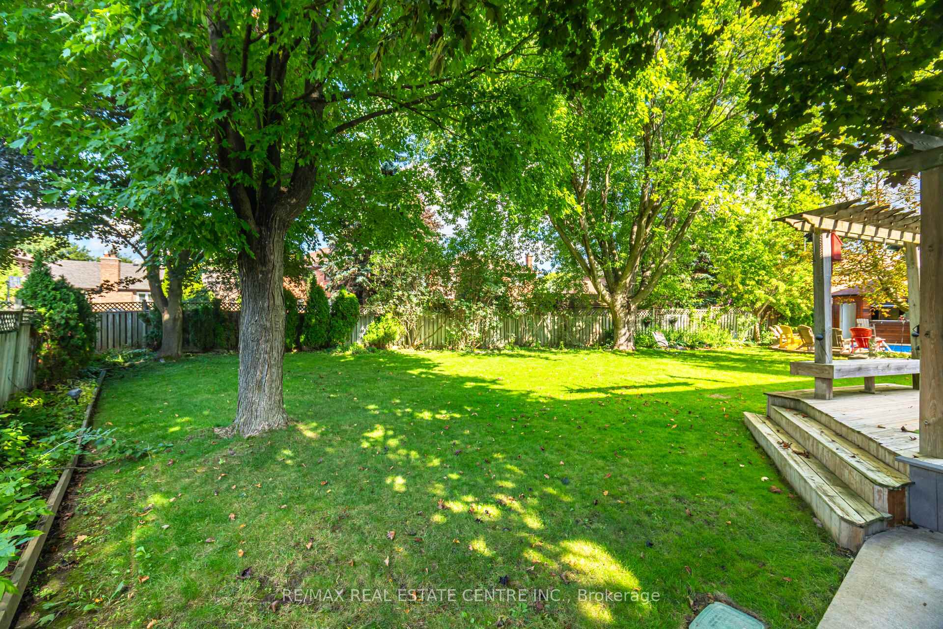 Photo 15 of 10 Bluebird Court, Brampton, Snelgrove — HOMEH
