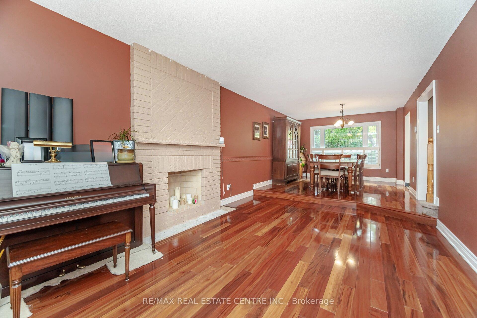 Photo 23 of 10 Bluebird Court, Brampton, Snelgrove — HOMEH