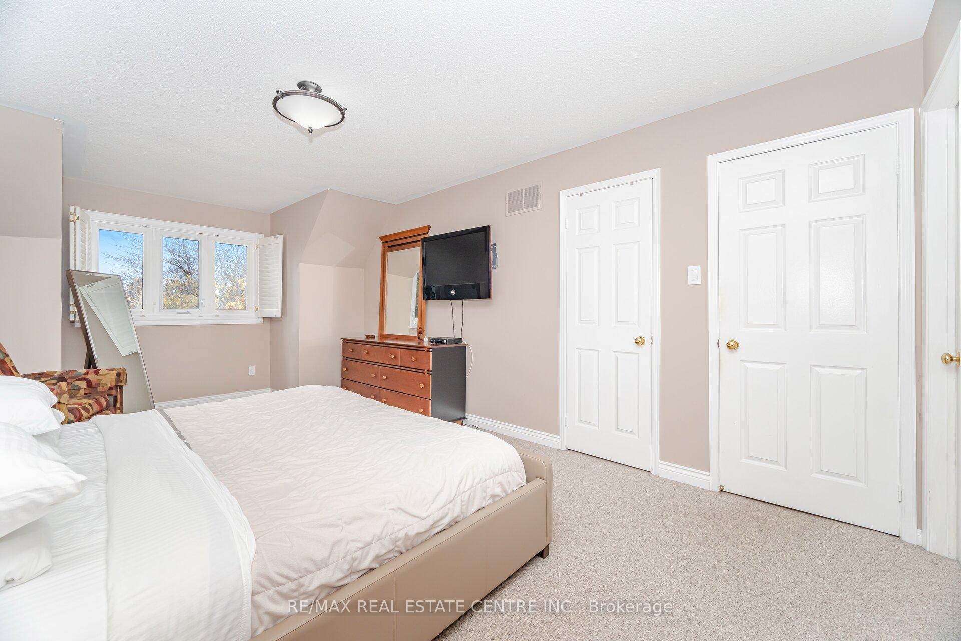 Photo 35 of 10 Bluebird Court, Brampton, Snelgrove — HOMEH