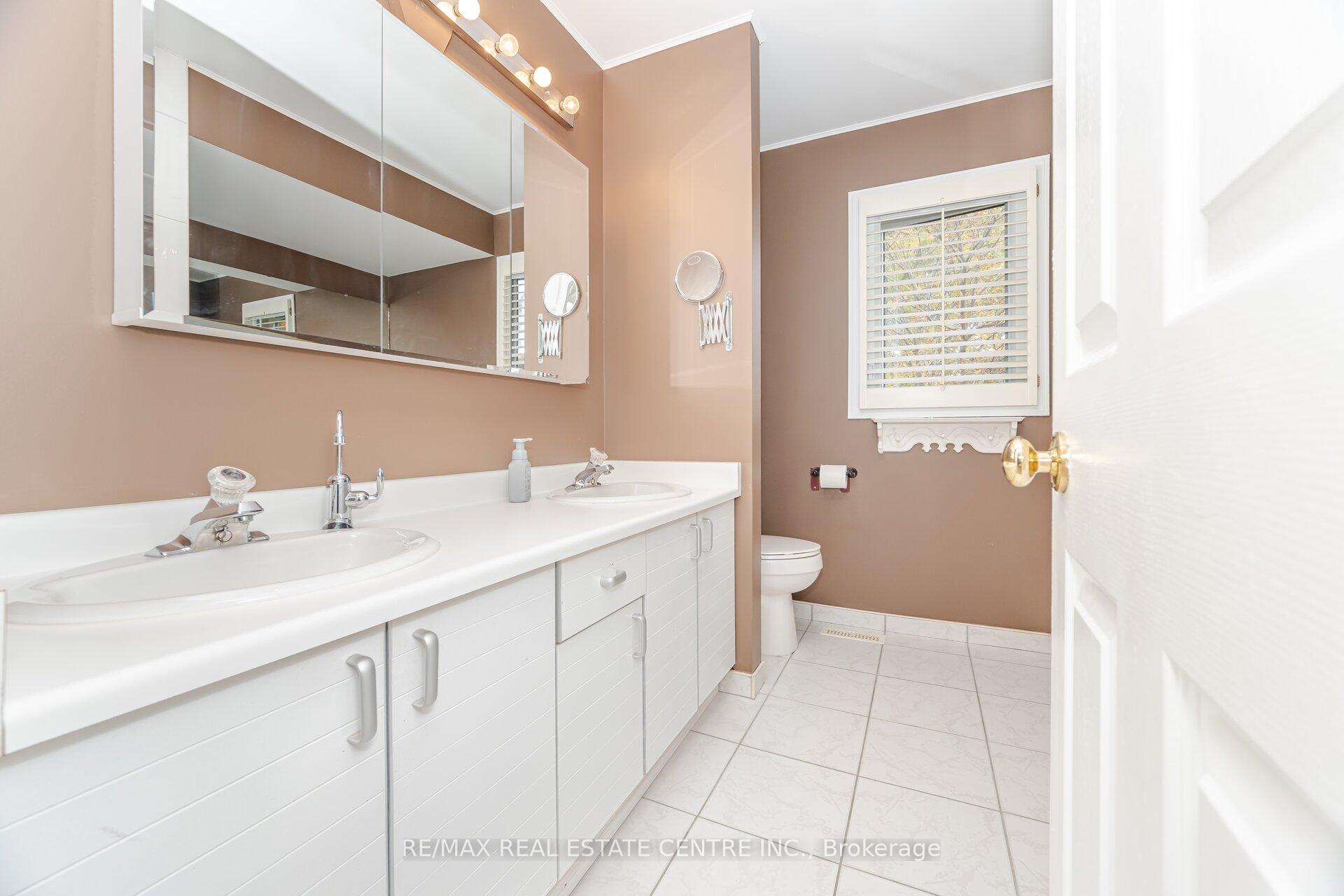 Photo 36 of 10 Bluebird Court, Brampton, Snelgrove — HOMEH