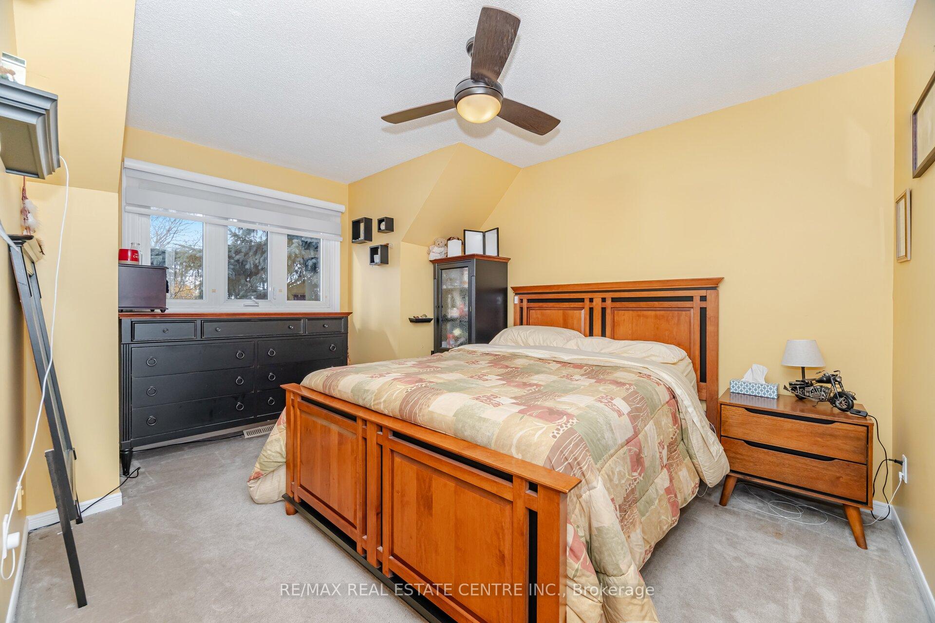 Photo 39 of 10 Bluebird Court, Brampton, Snelgrove — HOMEH