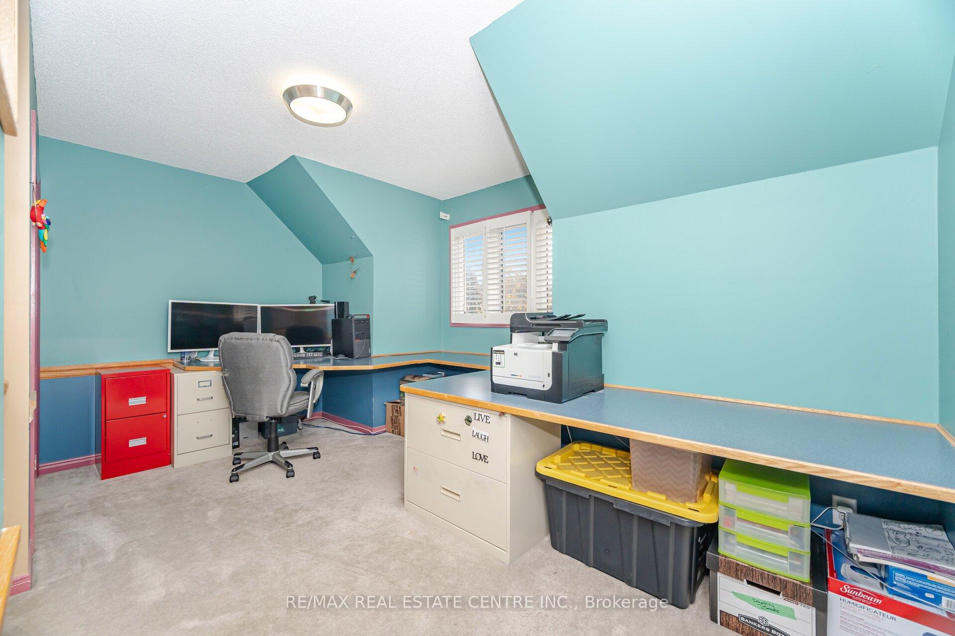 Photo 40 of 10 Bluebird Court, Brampton, Snelgrove — HOMEH