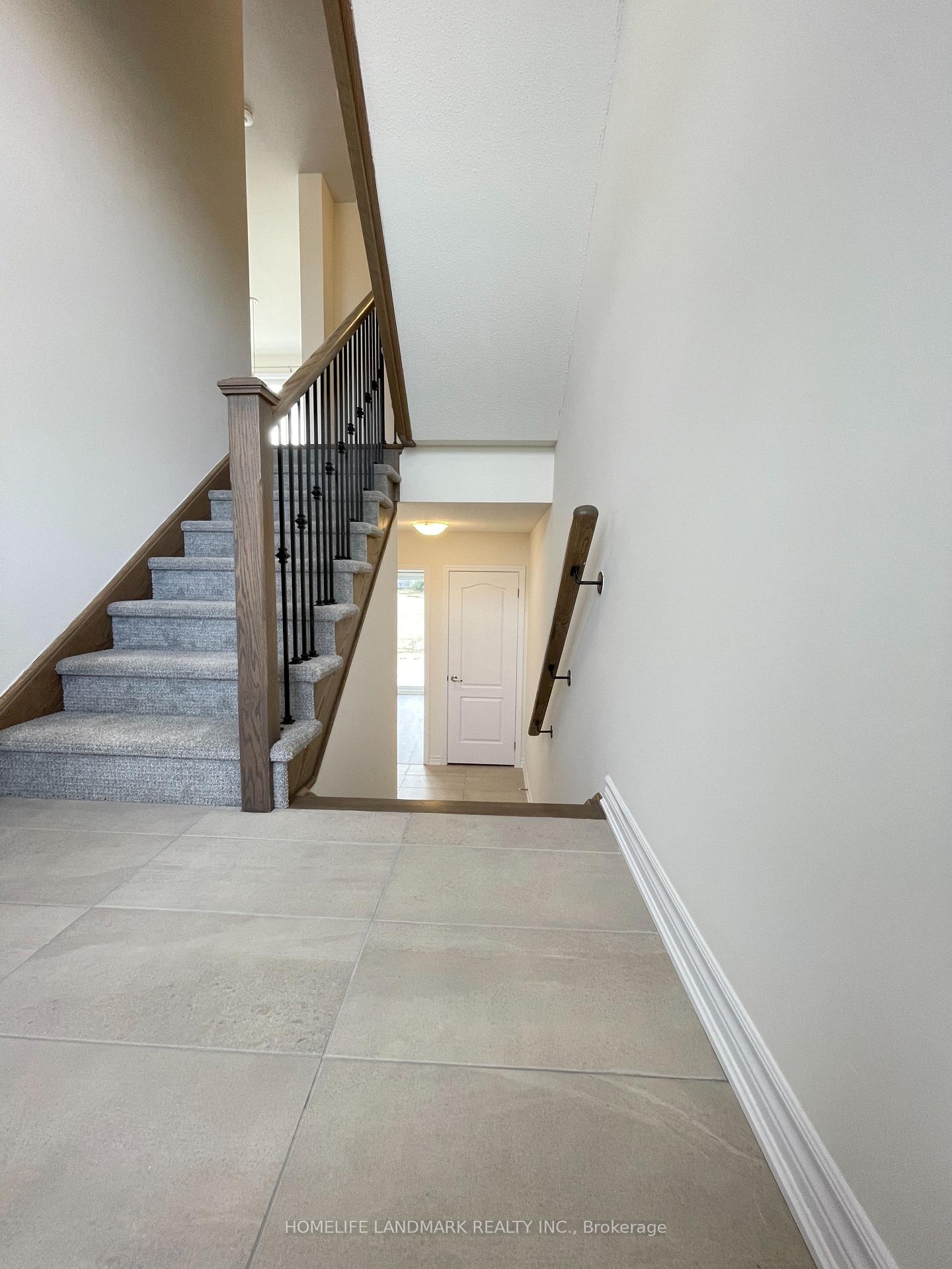 Photo 2 of 34 Lana Circle, Wasaga Beach — HOMEH