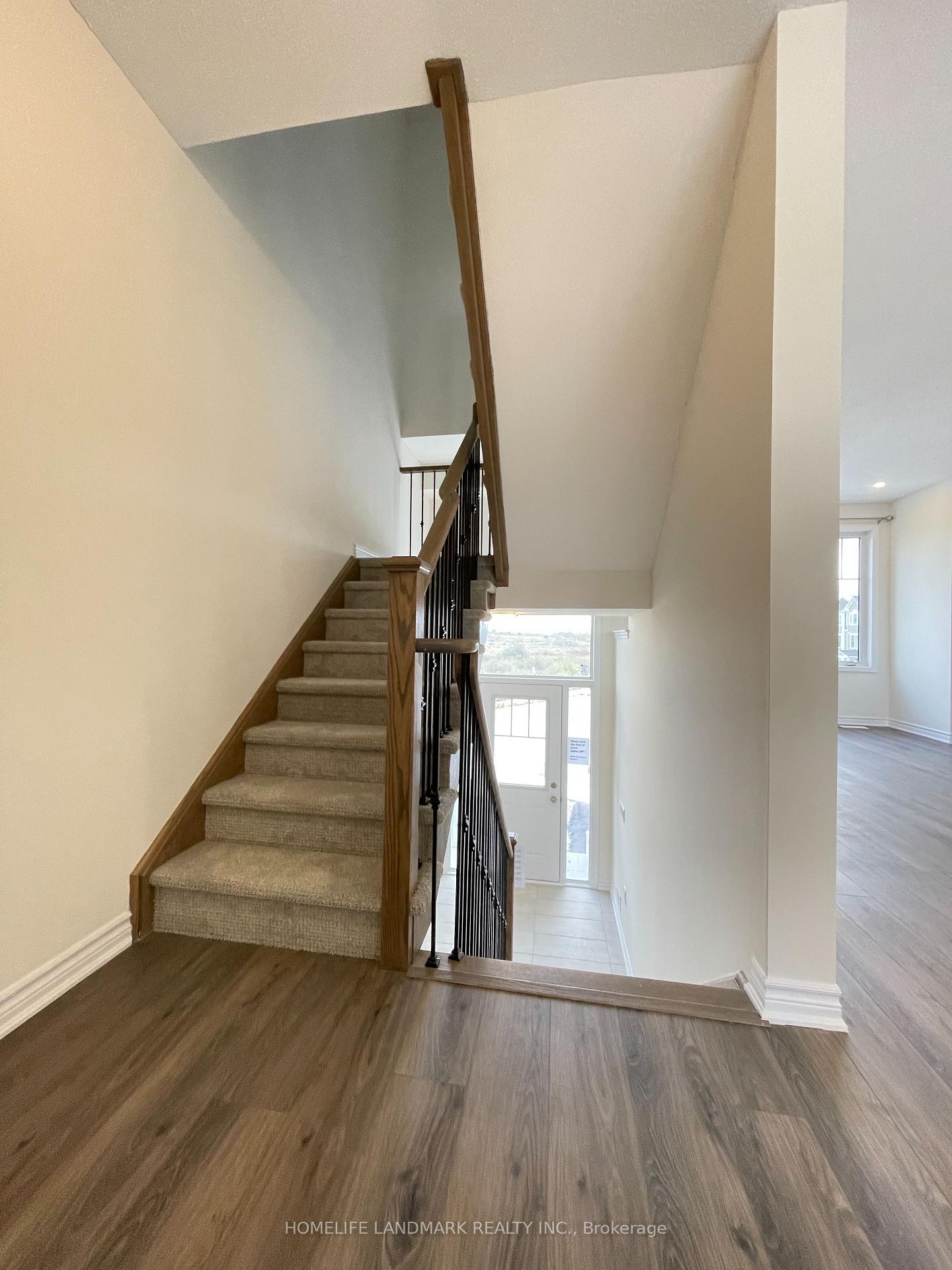 Photo 7 of 34 Lana Circle, Wasaga Beach — HOMEH