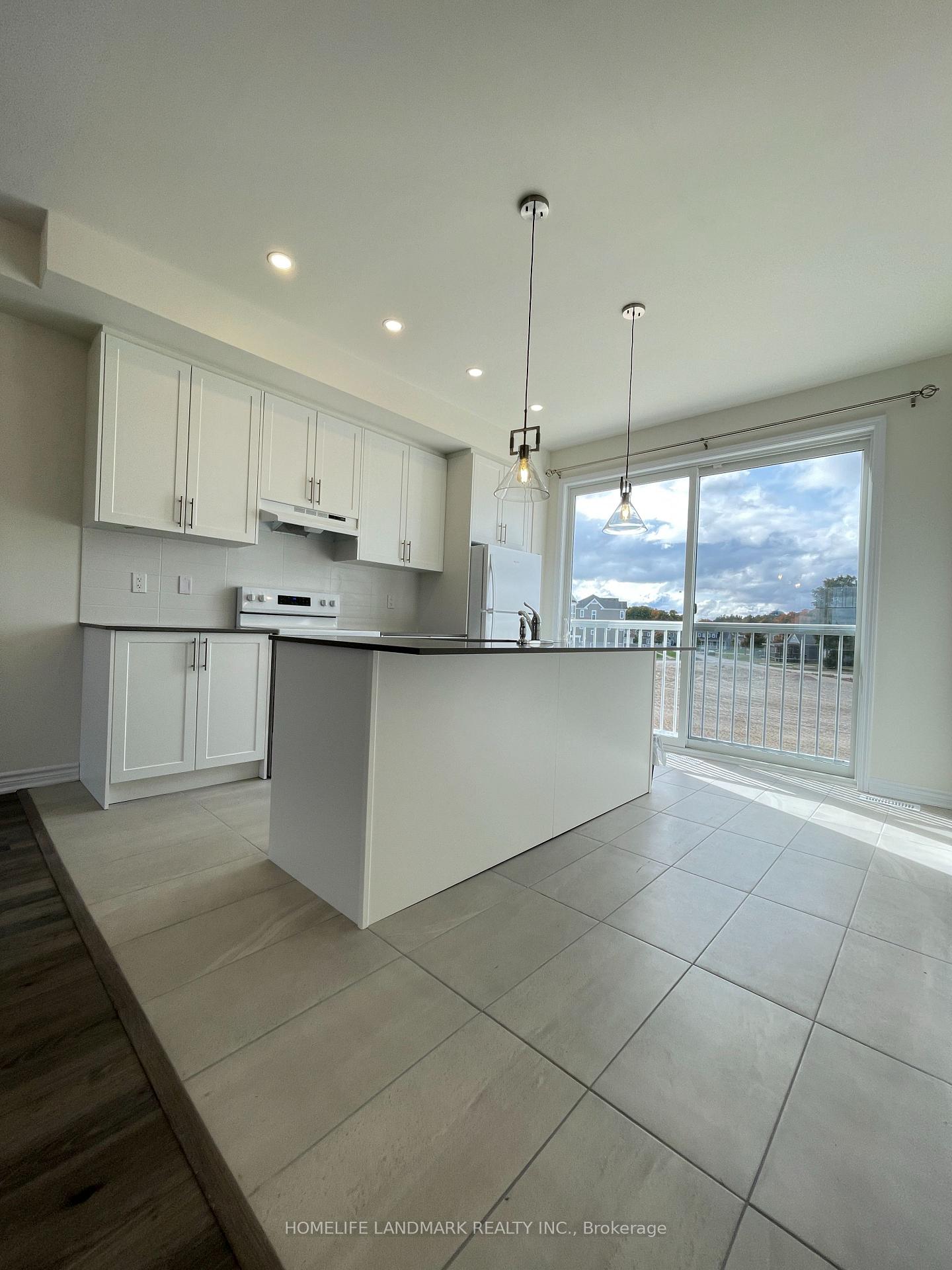 Photo 9 of 34 Lana Circle, Wasaga Beach — HOMEH