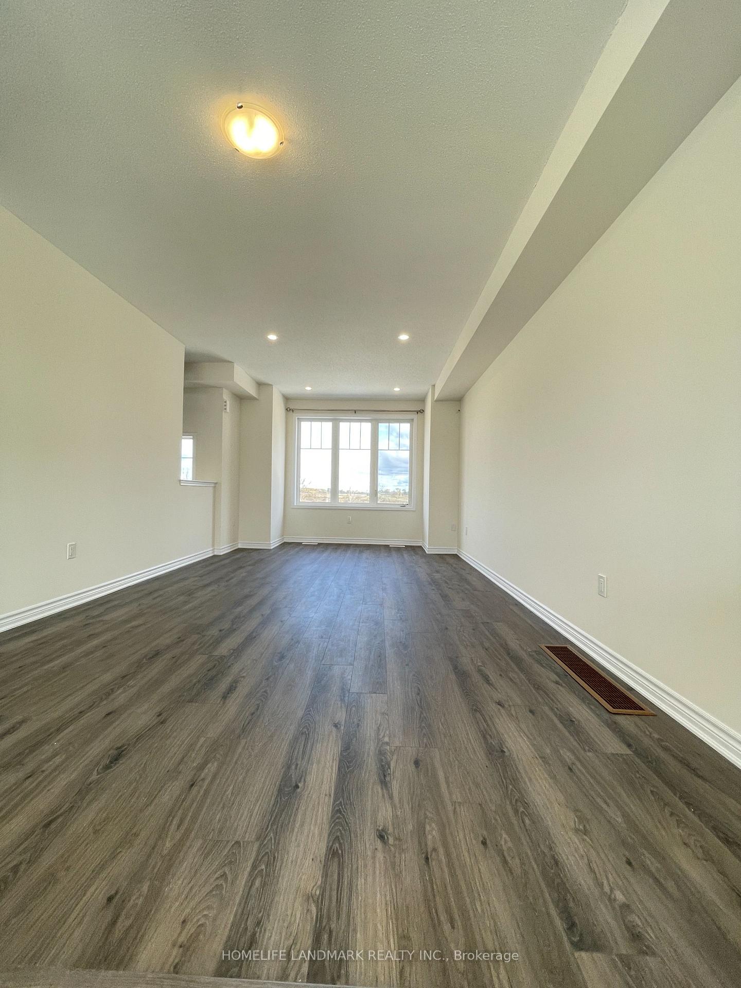 Photo 15 of 34 Lana Circle, Wasaga Beach — HOMEH