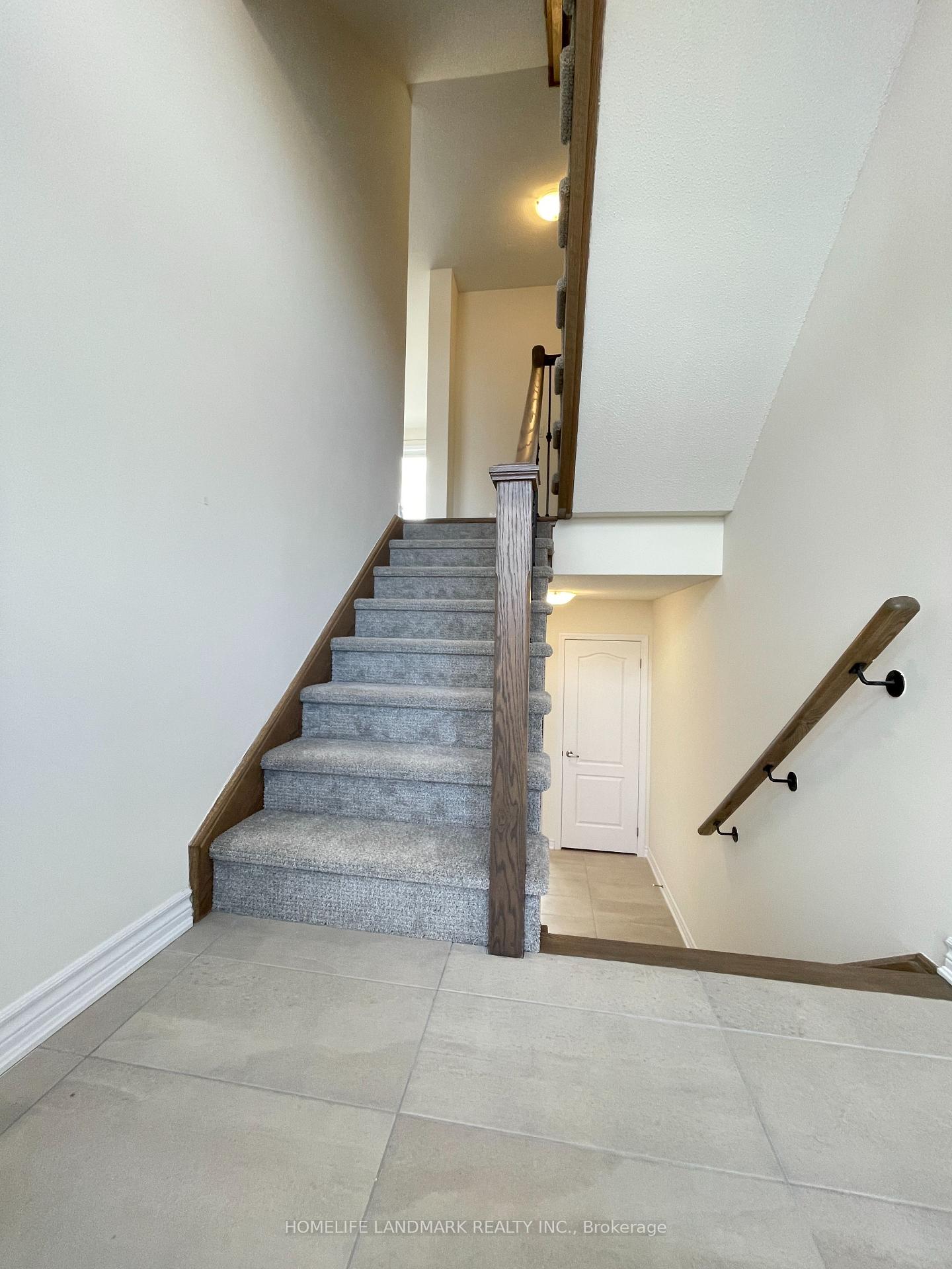 Photo 16 of 34 Lana Circle, Wasaga Beach — HOMEH